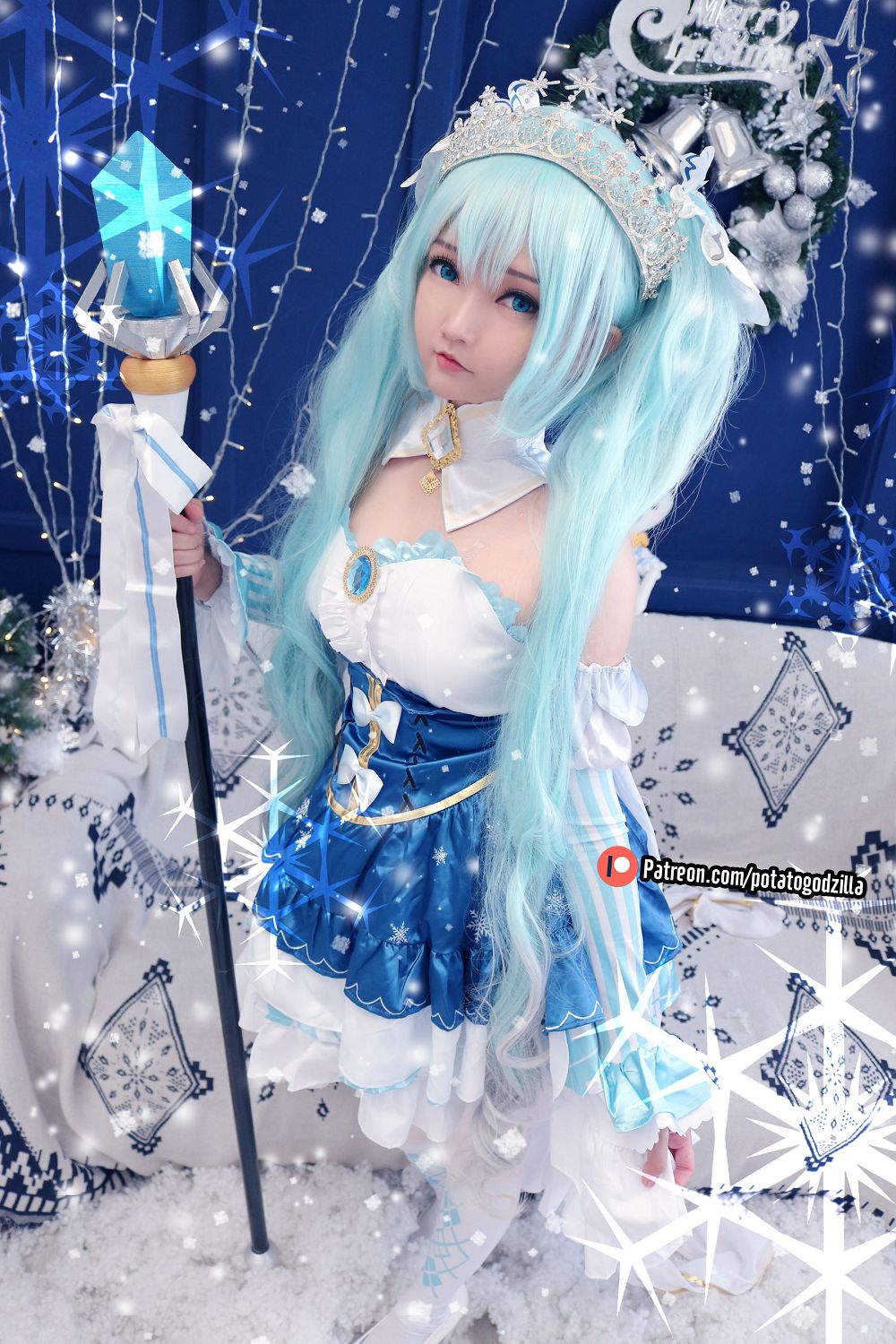 CoserСPotato Godzilla - Snow Miku